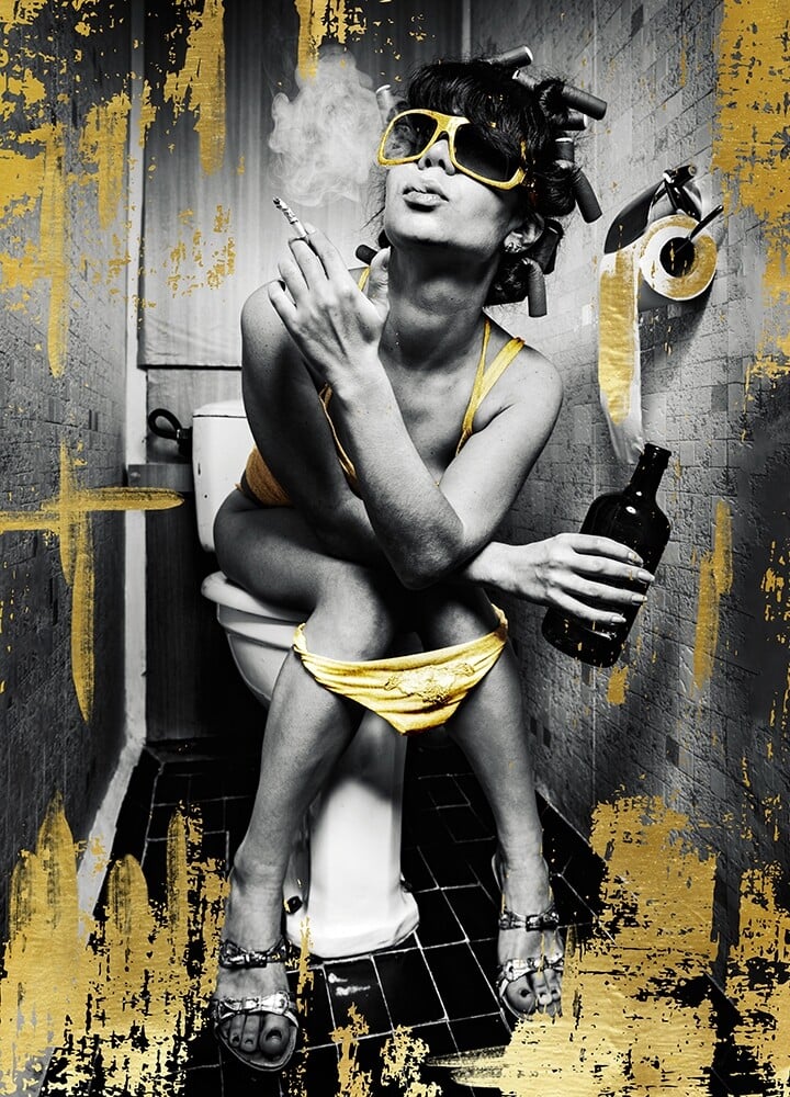 chi_decor_girl_smoking_20231229